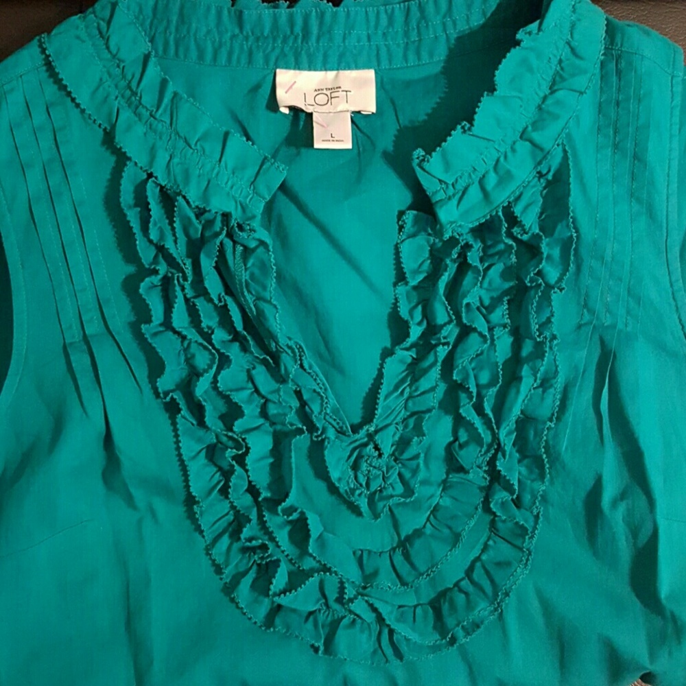 Anne Taylor Loft Size Large Sleeveless Dress Shirt
